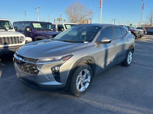 2025 Chevrolet Trax LS