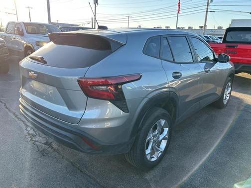 2025 Chevrolet Trax LS