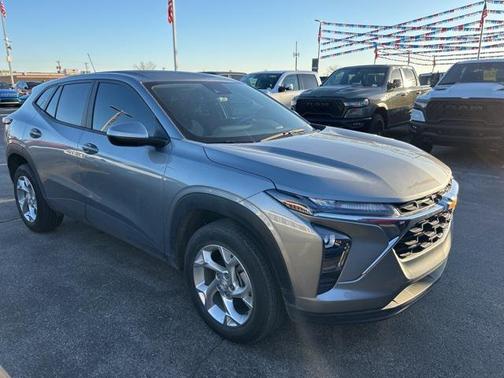 2025 Chevrolet Trax LS