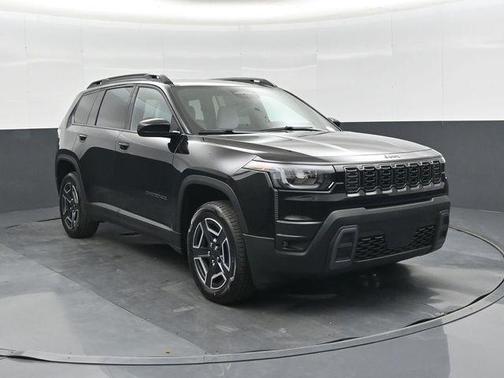 Diamond Black Crystal Pearlcoat 2026 Jeep Cherokee Laredo 4x4