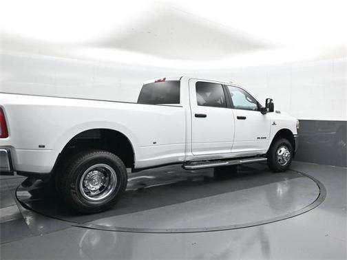 2024 RAM 3500 Big Horn Crew Cab 4x4 8' Box