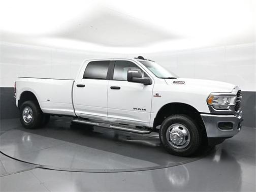 2024 RAM 3500 Big Horn Crew Cab 4x4 8' Box
