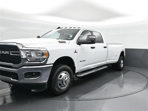 2024 RAM 3500 Big Horn Crew Cab 4x4 8' Box