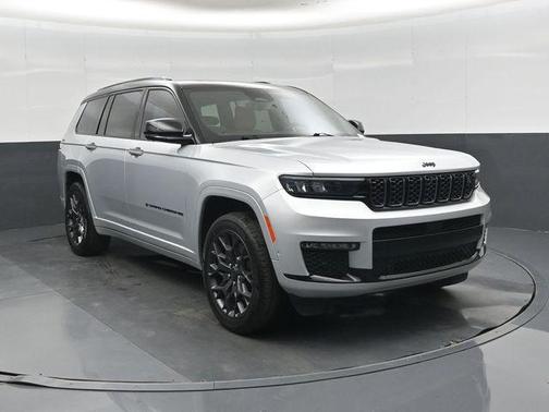 Diamond Black Crystal Pearlcoat 2023 Jeep Grand Cherokee L Summit Reserve