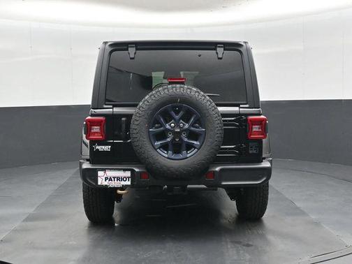 Black Clearcoat 2026 Jeep Wrangler 4-Door 85th Anniversary Edition