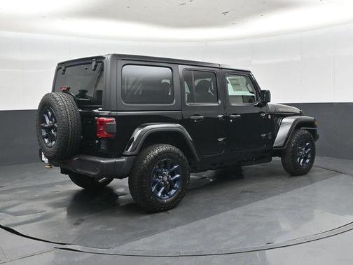Black Clearcoat 2026 Jeep Wrangler 4-Door 85th Anniversary Edition