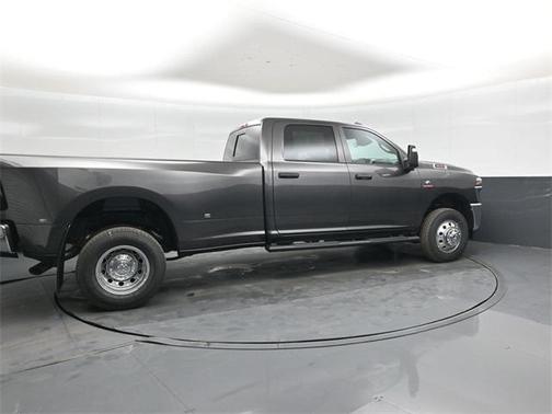 2026 RAM 3500 Tradesman Crew Cab 4x4 8' Box