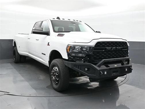 2022 RAM 3500 Big Horn Crew Cab 4x4 8' Box