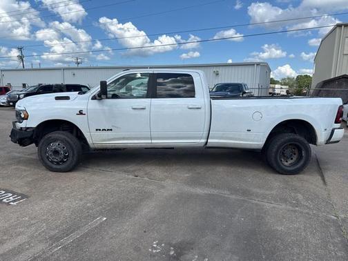 2022 RAM 3500 Big Horn Crew Cab 4x4 8' Box
