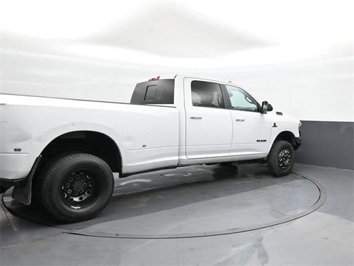 2022 RAM 3500 Big Horn Crew Cab 4x4 8' Box