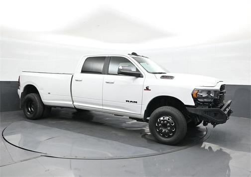2022 RAM 3500 Big Horn Crew Cab 4x4 8' Box