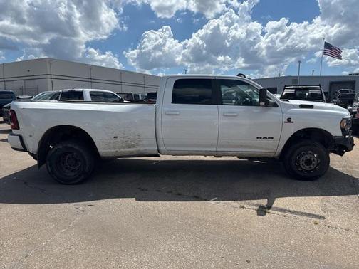 2022 RAM 3500 Big Horn Crew Cab 4x4 8' Box