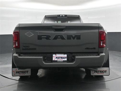 2026 RAM 3500 Laramie Crew Cab 4x4 8' Box