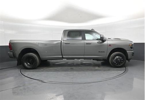 2026 RAM 3500 Laramie Crew Cab 4x4 8' Box