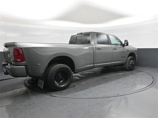 2026 RAM 3500 Laramie Crew Cab 4x4 8' Box