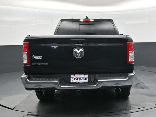 Diamond Black Crystal Pearlcoat 2023 RAM 1500 Big Horn/Lone Star