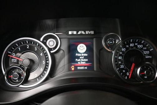 Diamond Black Crystal Pearlcoat 2023 RAM 1500 Big Horn/Lone Star