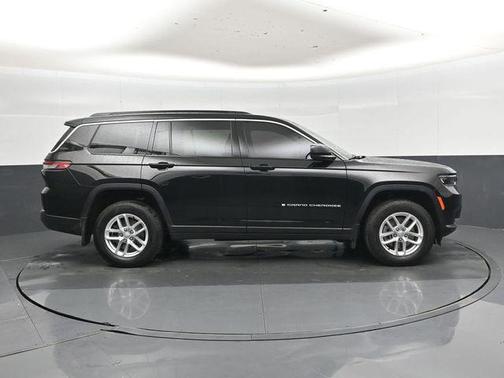 Diamond Black Crystal Pearlcoat 2025 Jeep Grand Cherokee L Laredo