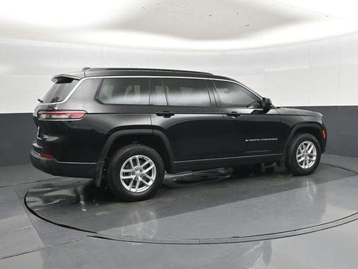 Diamond Black Crystal Pearlcoat 2025 Jeep Grand Cherokee L Laredo
