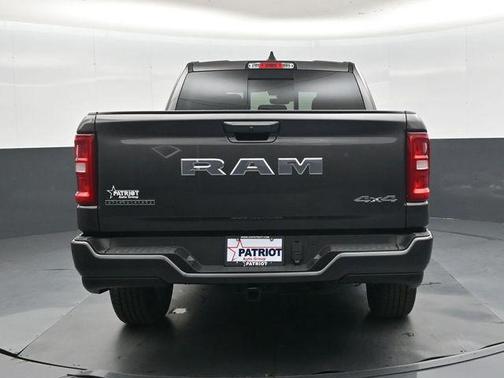 Granite Crystal Metallic Clearcoat 2026 RAM 1500 Big Horn/Lone Star