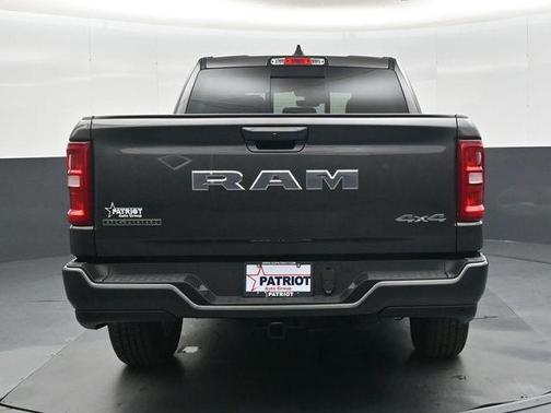 Granite Crystal Metallic Clearcoat 2026 RAM 1500 Big Horn/Lone Star