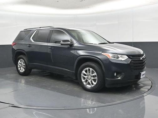 Graphite Metallic 2021 Chevrolet Traverse LT Cloth