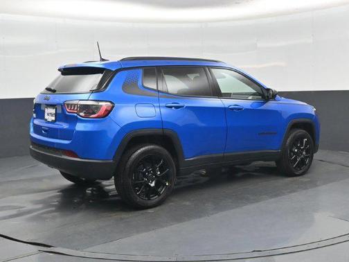 Hydro Blue Pearlcoat 2027 Jeep Compass Latitude