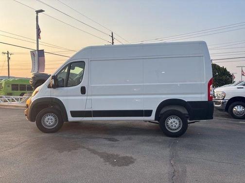 Bright White Clearcoat 2025 RAM ProMaster 2500 Tradesman