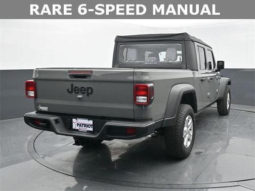 2021 Jeep Gladiator Sport