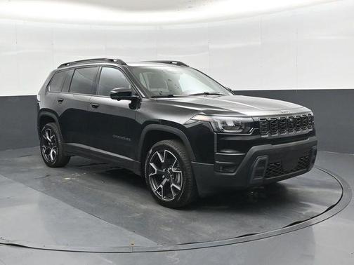Diamond Black Crystal Pearlcoat 2026 Jeep Cherokee Overland