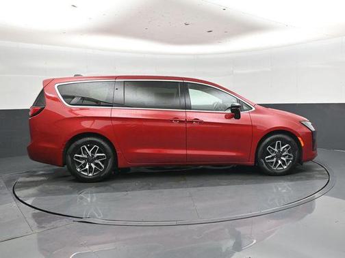 Pr6 2027 Chrysler Pacifica Limited