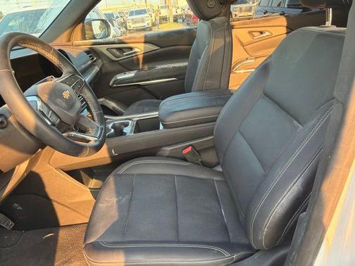 Summit White 2026 Chevrolet Traverse LT