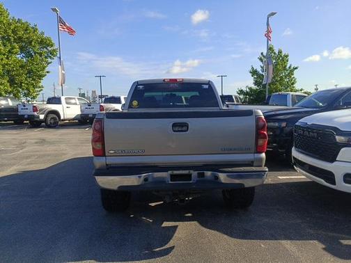 2003 Chevrolet Silverado 2500 LS H/D Extended Cab