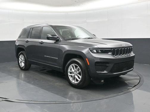 Baltic Gray Metallic Clearcoat 2026 Jeep Grand Cherokee Altitude