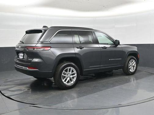 Baltic Gray Metallic Clearcoat 2026 Jeep Grand Cherokee Altitude