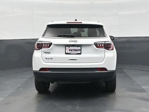 Bright White Clearcoat 2025 Jeep Compass Sport