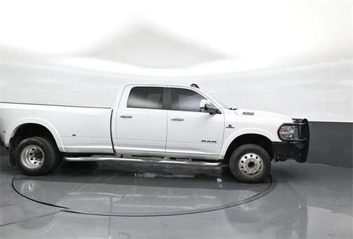 2020 RAM 3500 Laramie Crew Cab 4x4 8' Box