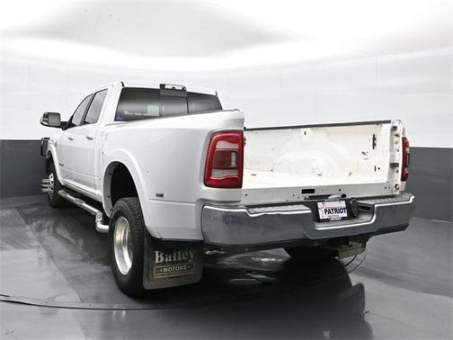2020 RAM 3500 Laramie Crew Cab 4x4 8' Box