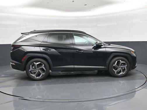 Black Pearl 2024 Hyundai TUCSON Limited