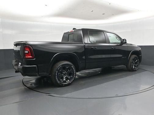 Diamond Black Crystal Pearlcoat 2026 RAM 1500 Big Horn/Lone Star