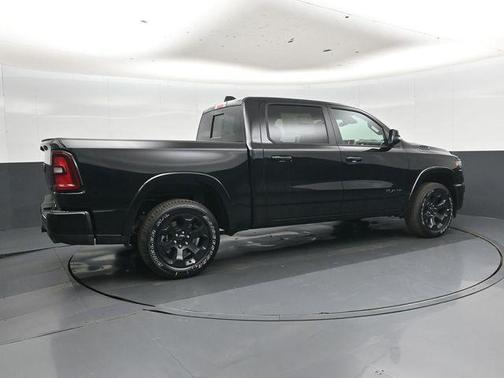 Diamond Black Crystal Pearlcoat 2026 RAM 1500 Big Horn/Lone Star
