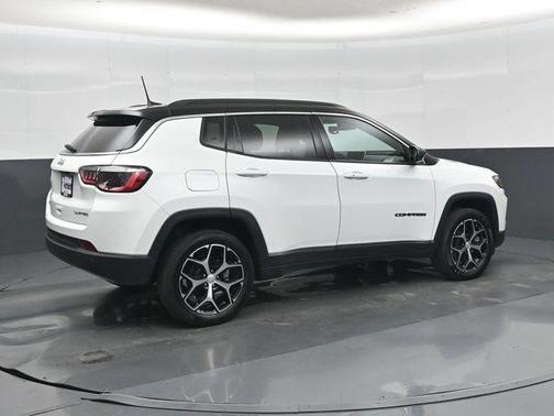 Bright White Clearcoat 2024 Jeep Compass Limited