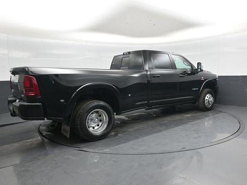 Diamond Black Crystal Pearlcoat 2026 RAM 3500 Longhorn