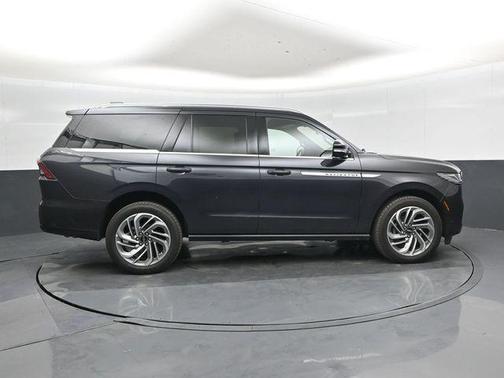 Starlight 2025 Lincoln Navigator Reserve
