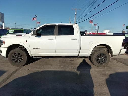 2020 RAM 2500 Laramie Crew Cab 4x4 6'4' Box