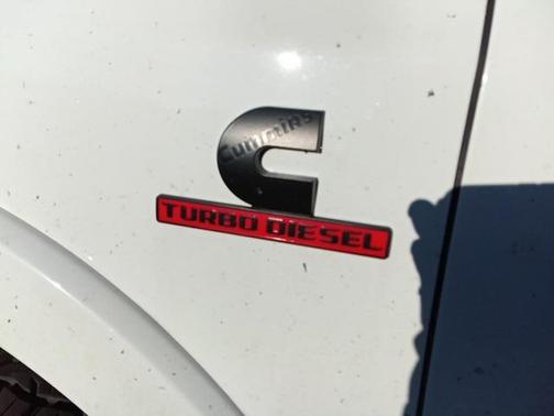 2020 RAM 2500 Laramie Crew Cab 4x4 6'4' Box