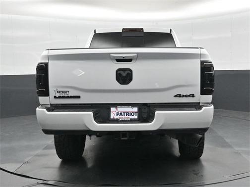 2020 RAM 2500 Laramie Crew Cab 4x4 6'4' Box