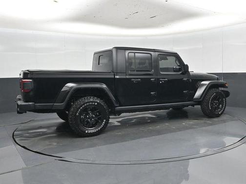 Black Clearcoat 2024 Jeep Gladiator Willys