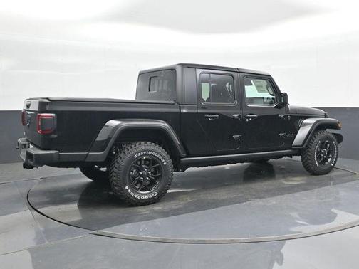 Black Clearcoat 2024 Jeep Gladiator Willys