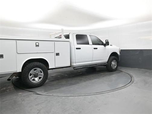 2024 RAM 3500 Tradesman Crew Cab 4x4 8' Box